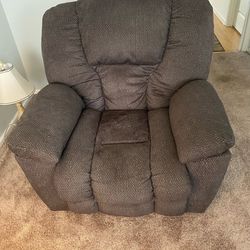 *ESTATE CLEARANCE* Motorized Recliner Chair