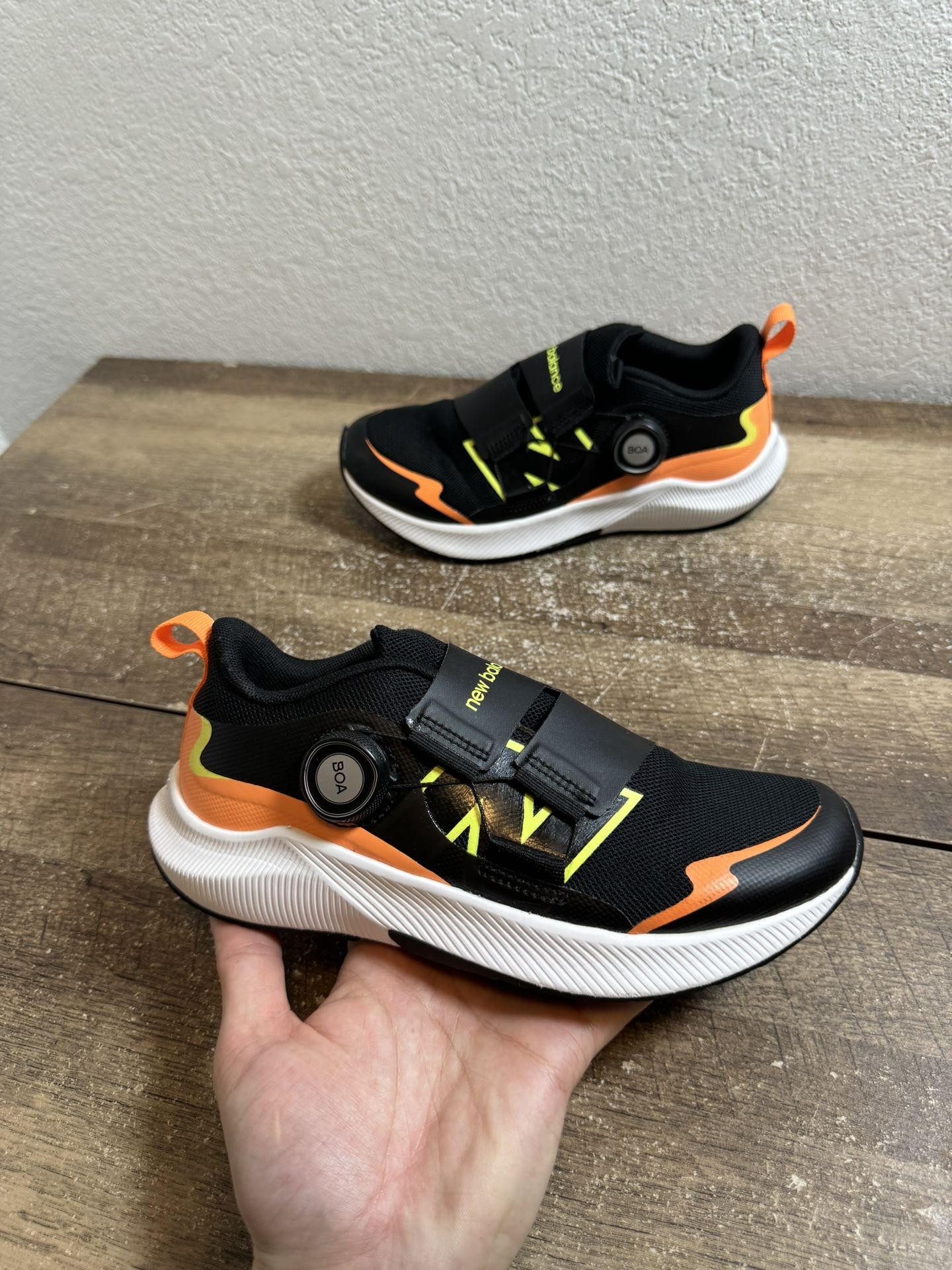 NEW BALANCE Dynasoft Reveal V4 BOA Fit System Athletic Sneakers Youth Boys Sz 4