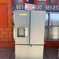 Frigidaire Gallery Standard-Depth 27.8-cu ft 3 -Door French Door Refrigerator with Dual Ice Maker with Water and Ice Dispenser ( Fingerprint Resistant