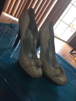 NEW GUESS HEELS