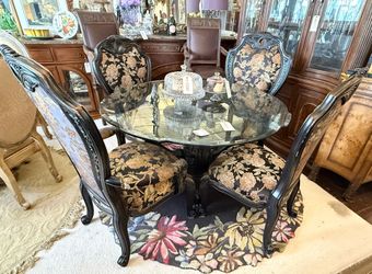 AICO By Michael Amini OPULENT Round Dining Table And Chairs