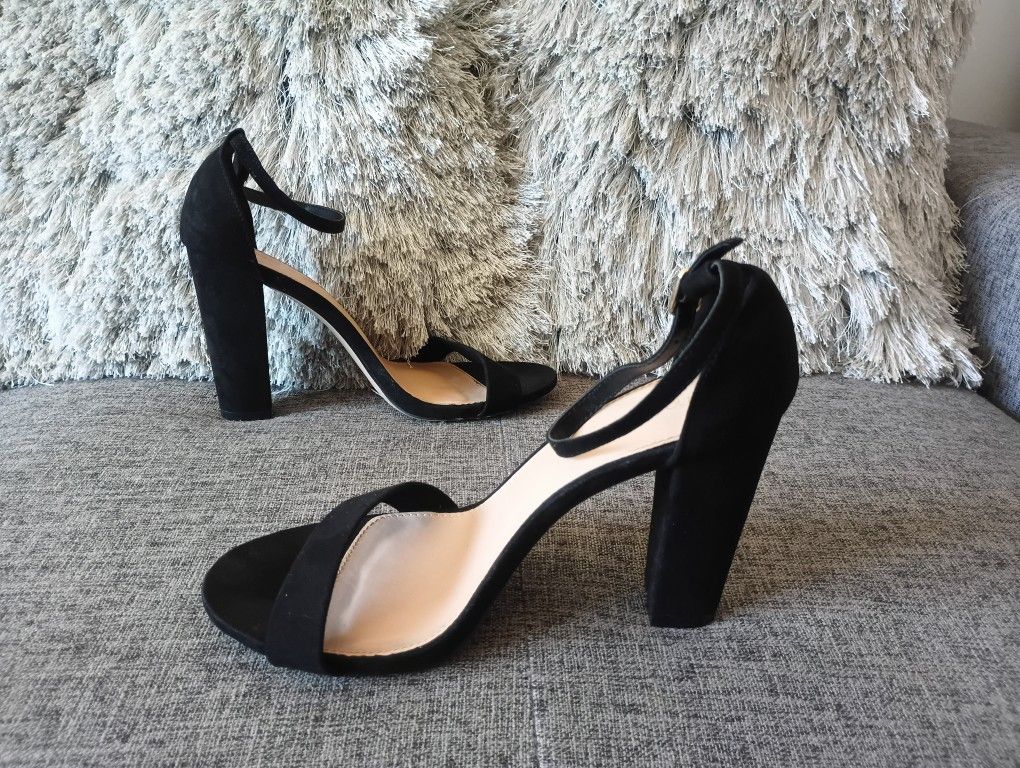 Shoe Dazzle Women's Black Two Strap Lyvia Classic Heeled Sandal - Size 8.5