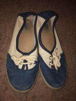 Size 6 Uggs flats