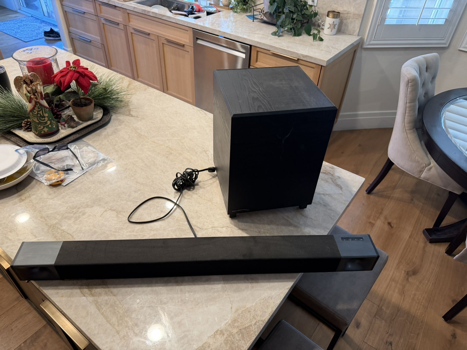 Klipsch 400 Sound Bar with Wireless Subwoofer W Remote