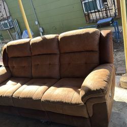 3 Seater Retractable Couch