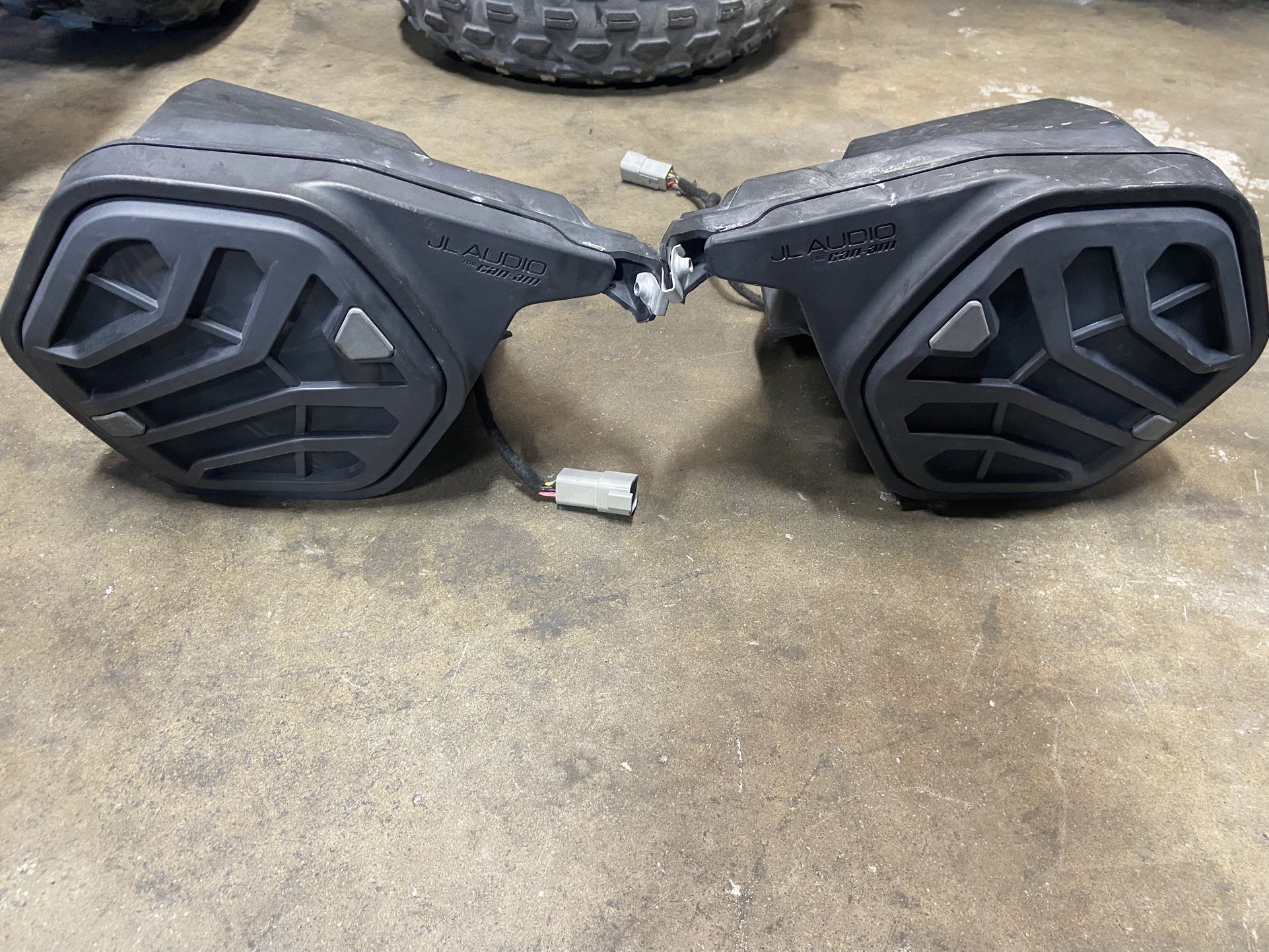 Can Am Mav R Rear Jl Speakers for Sale in Riverside, CA - OfferUp