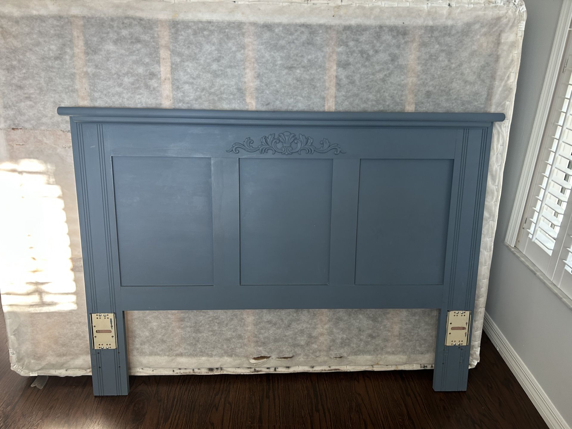 Full Size Head Board / Night Stand / 5 Draw Dresser