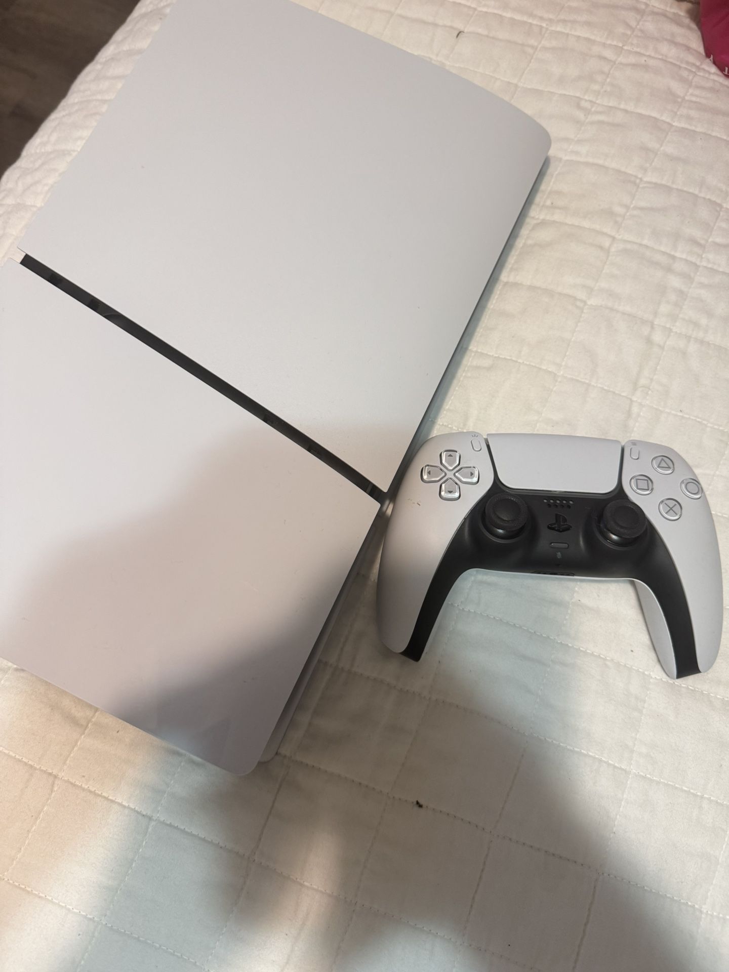 PLAYSTATION 5 GENTLY USED