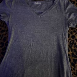 light gray  v neck t shirt