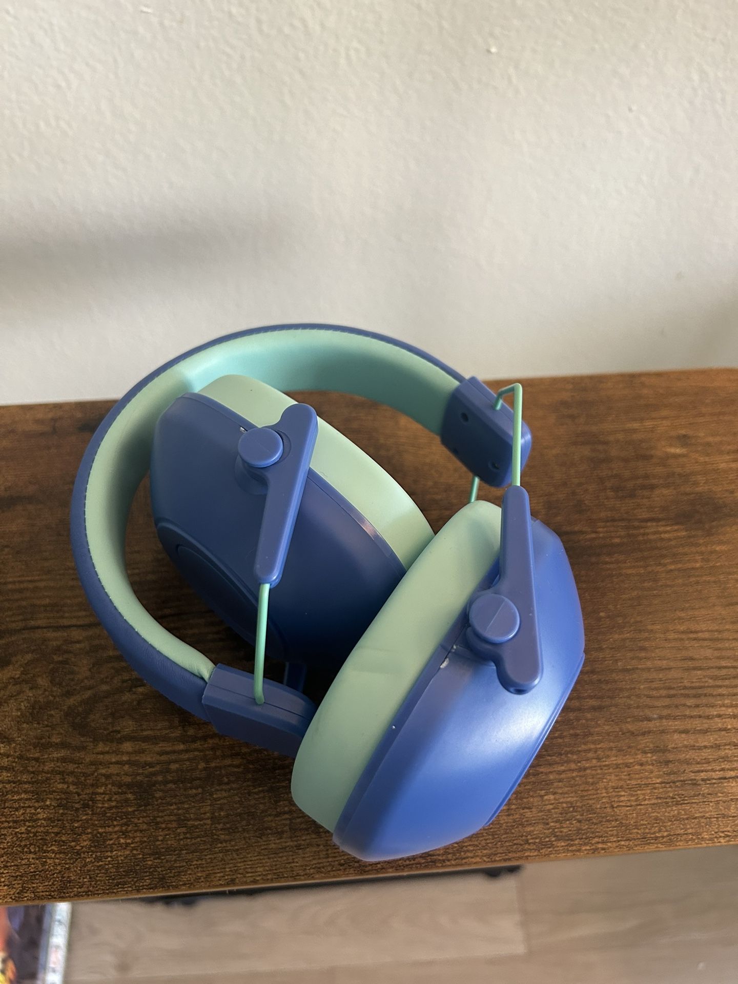 Kids Noise Cancelling Headphones Autism