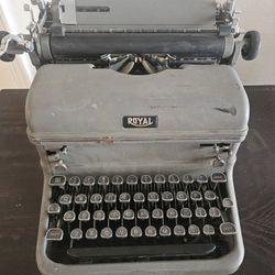 Royal Type Writer 