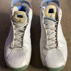 Nike Air Jordan Mens Sz 11.5 White/Blue Good Condition