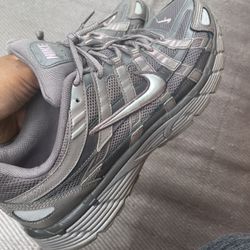 Nike Runners - Brown - Size 11