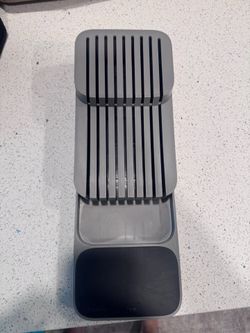 Knife organizer