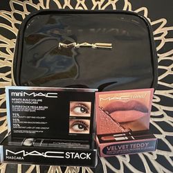 New— Mac COSMETICS Mini Set