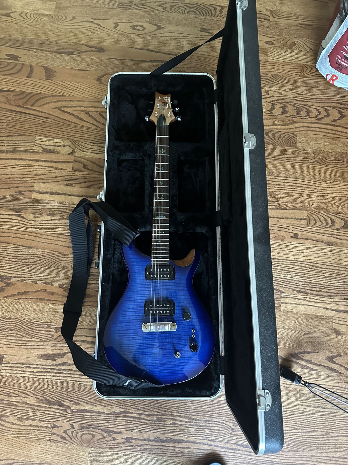 PRS Paul’s Guitar SE with Deluxe Case