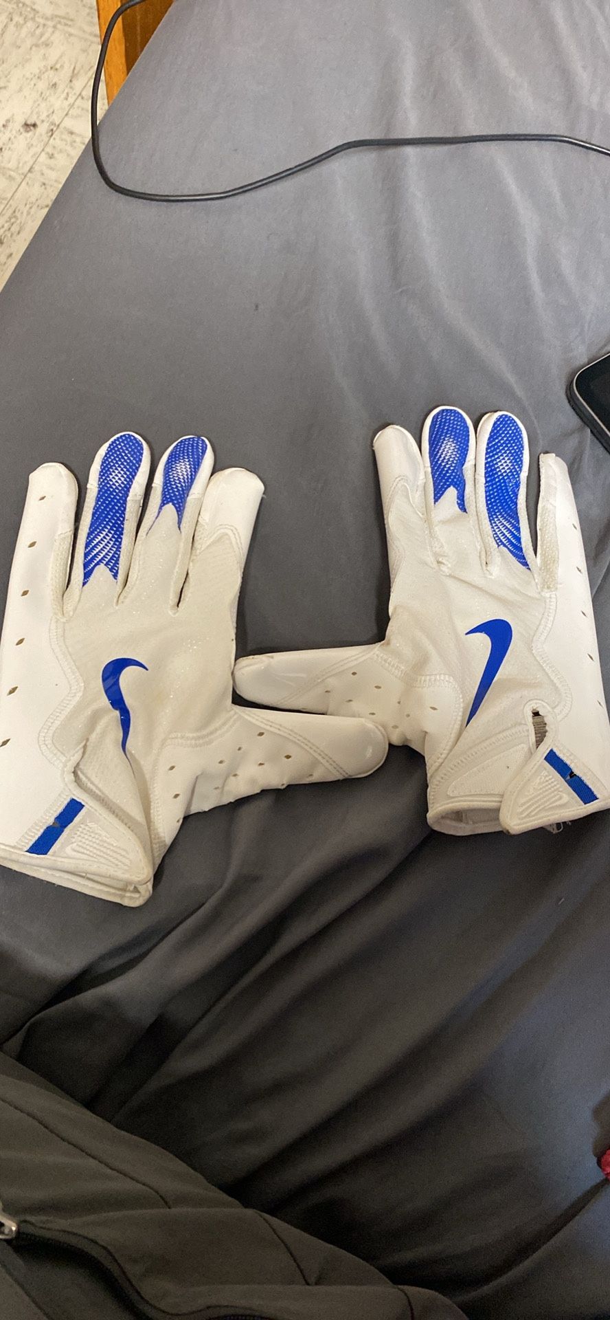 Nike football gloves xl hot sale