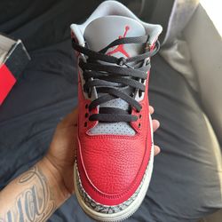 Jordan 3 unite , size 10M