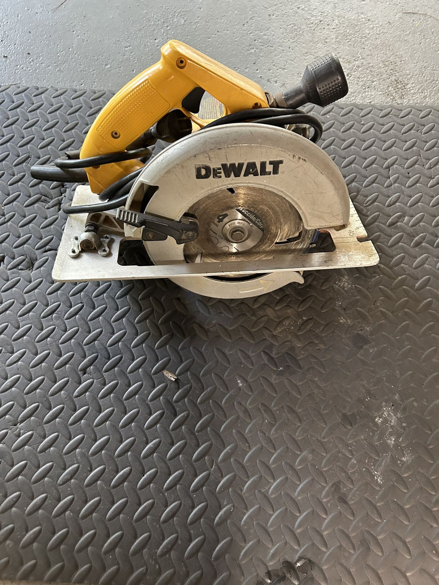 Dewalt Circular Saw