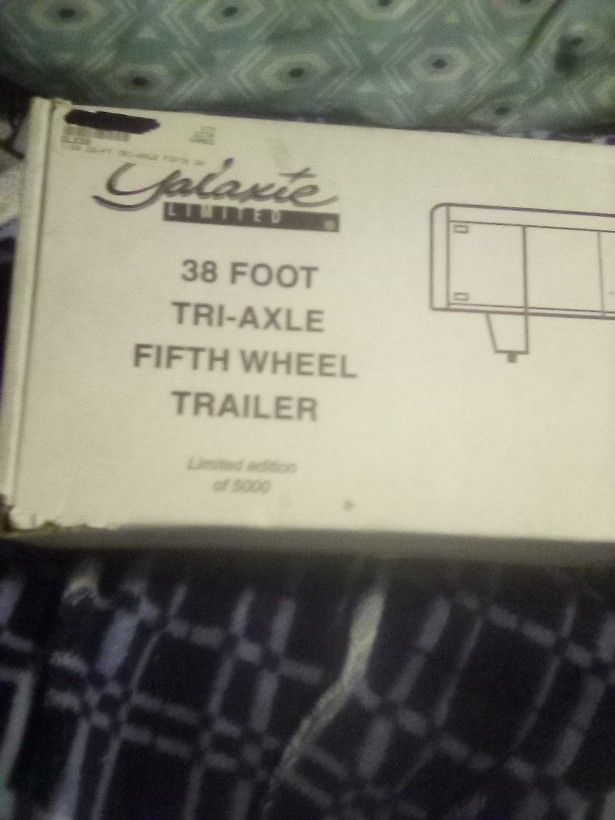 38 Foot Tri-axle Fifth Wheel Trailer