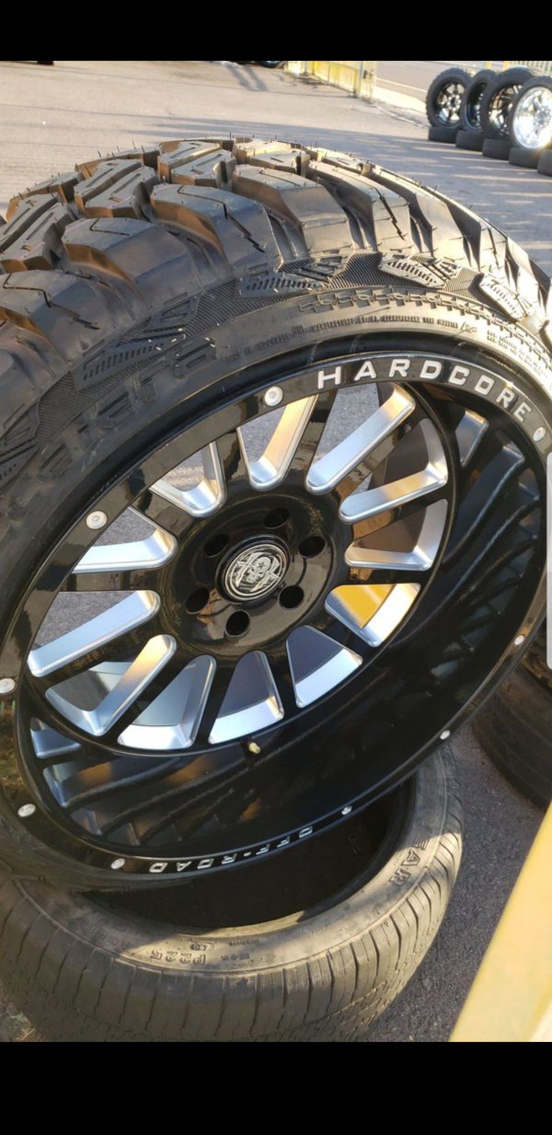 22x12 black hardcore offroad rims 6 lug 6x139 whit New MUD tires 33 1250 22 lt