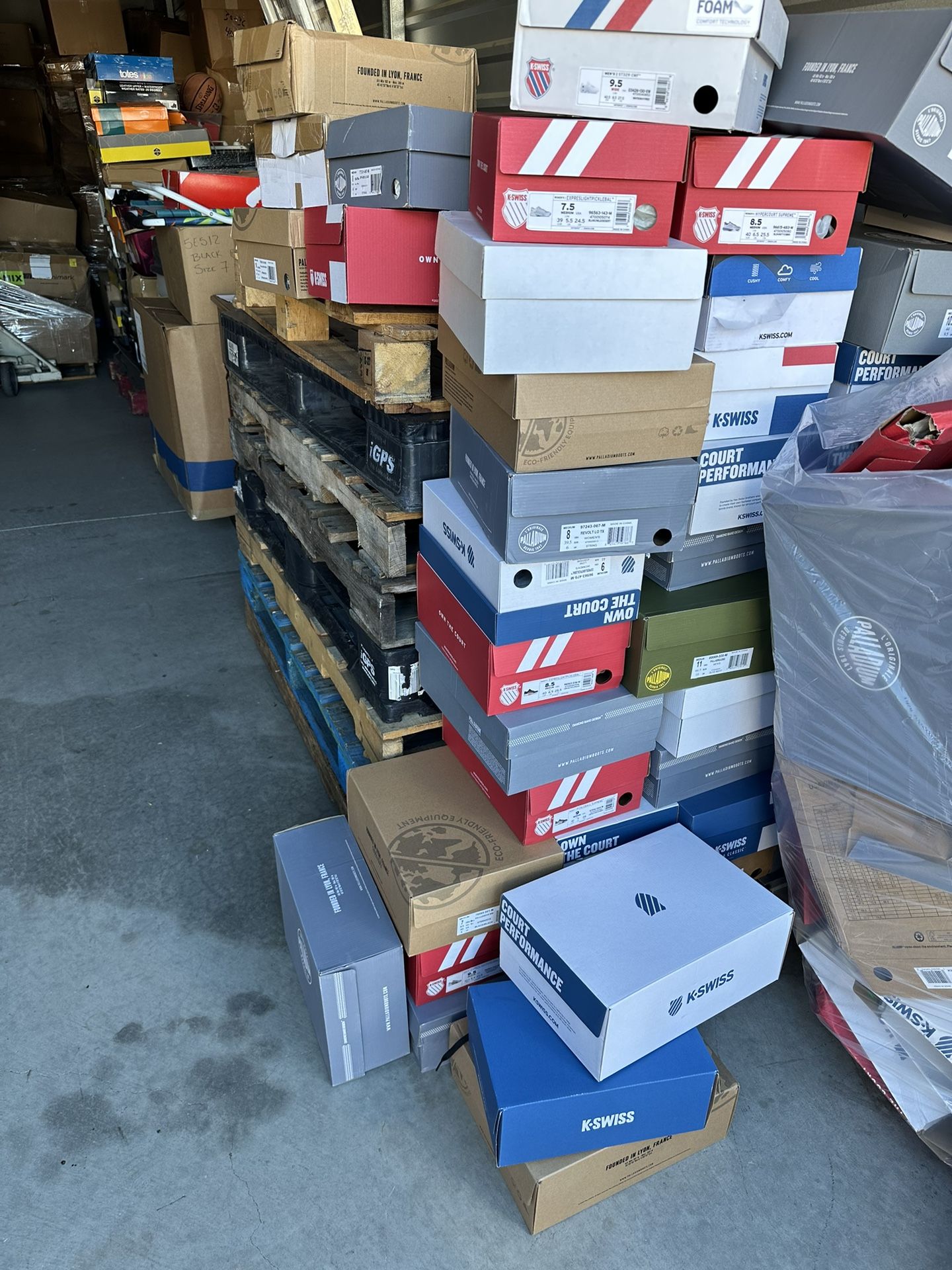 FREE EMPTY SHOE BOXES for Sale in Alta Loma, CA OfferUp
