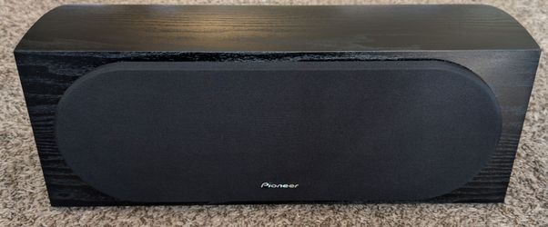 Center channel speaker