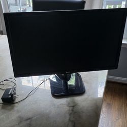 LG 24" Full HD Monitor (Model 24M47VQ-P) – Excellent Condition