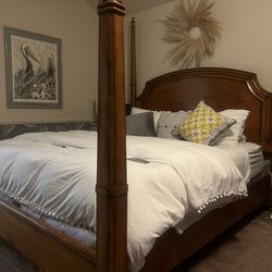 King/Cal King Solid Wood Four Poster Bed Frame