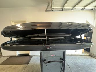 Thule 636b sonic xxl black cargo box for Sale in Clovis CA OfferUp