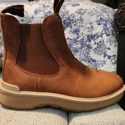 Women Boots Size 7.5