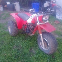 HONDA ATC 200X LOTS OF NEW PARTS RUNNING LOW MILEAGE WITH TITLE WILL COME WITH NEW REAR TIRES