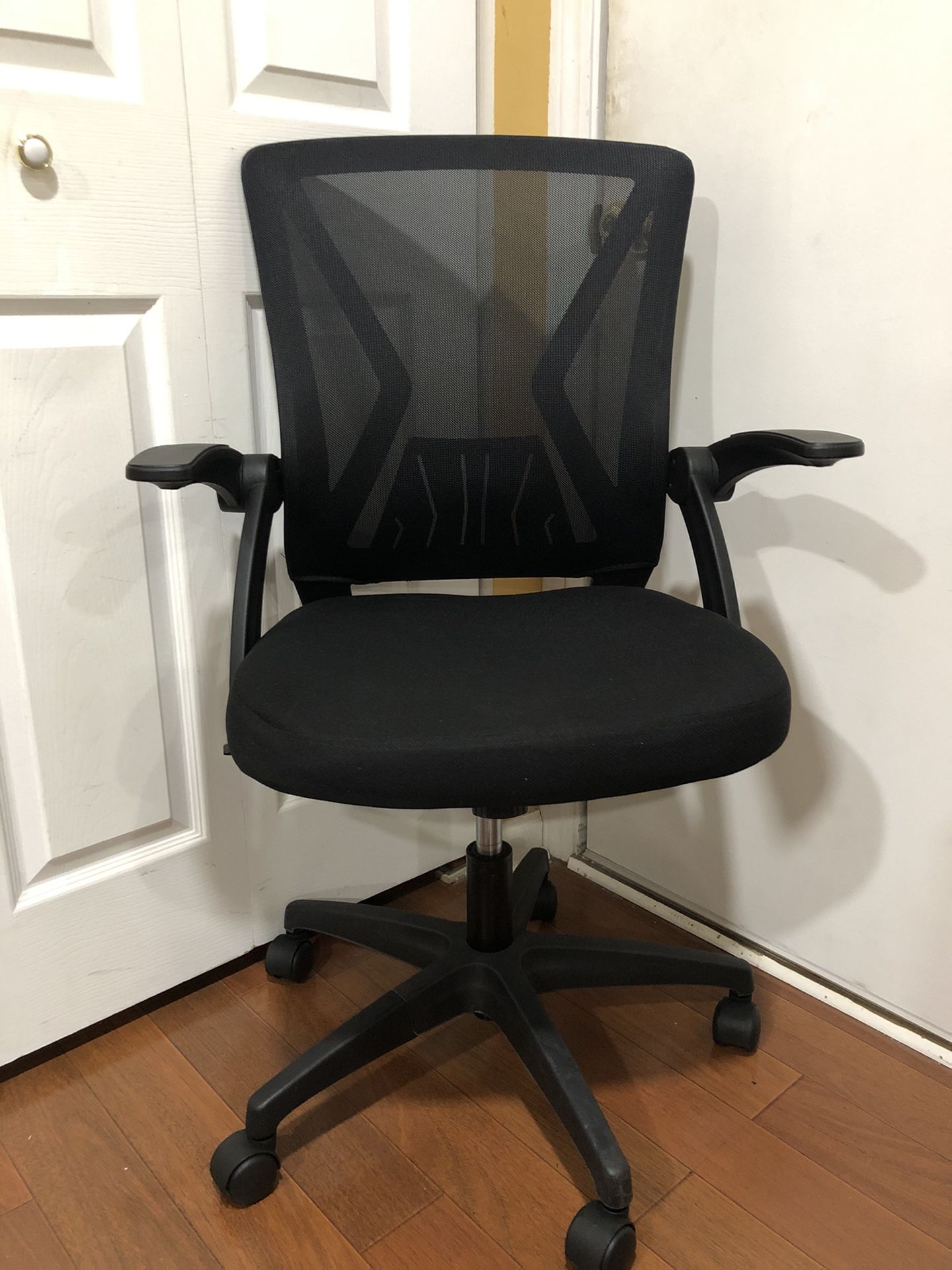 NEW- Black Mesh Desk Chair Flip Up Arms with Lumbar Support Computer Chair Adjustable Height Task Chairs