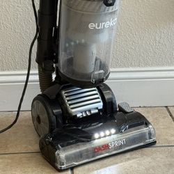 Eureka Dash Sprint Pet Upright Vacuum with LED headlight, swivel steering, easy use and cleaning, works great!
