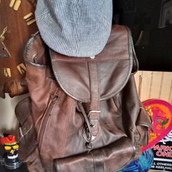 Leather Backpack I Bought 20 Years Ago In Chicago For https://offerup.com/redirect/?o=MTUwLlNhbGU= Or Trade What You Got 