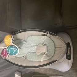 4 moms mamaRoo