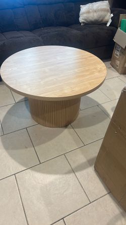 Coffee table round oak color