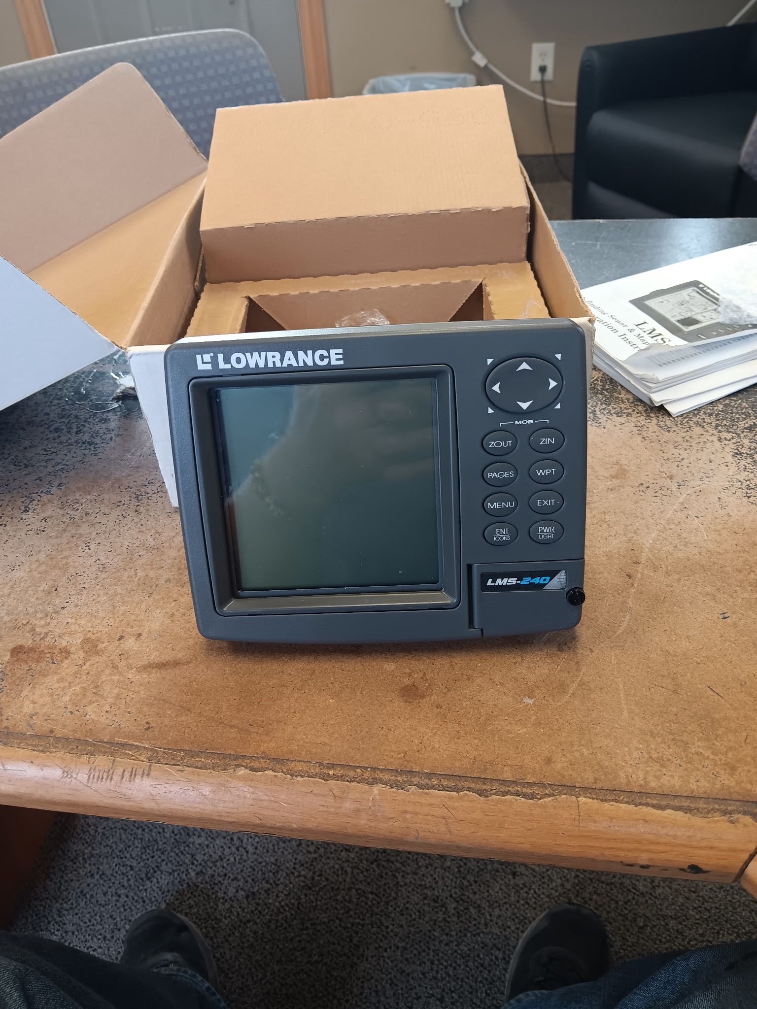 LMS-240. LOWRANCE GPS/FISH FINDER