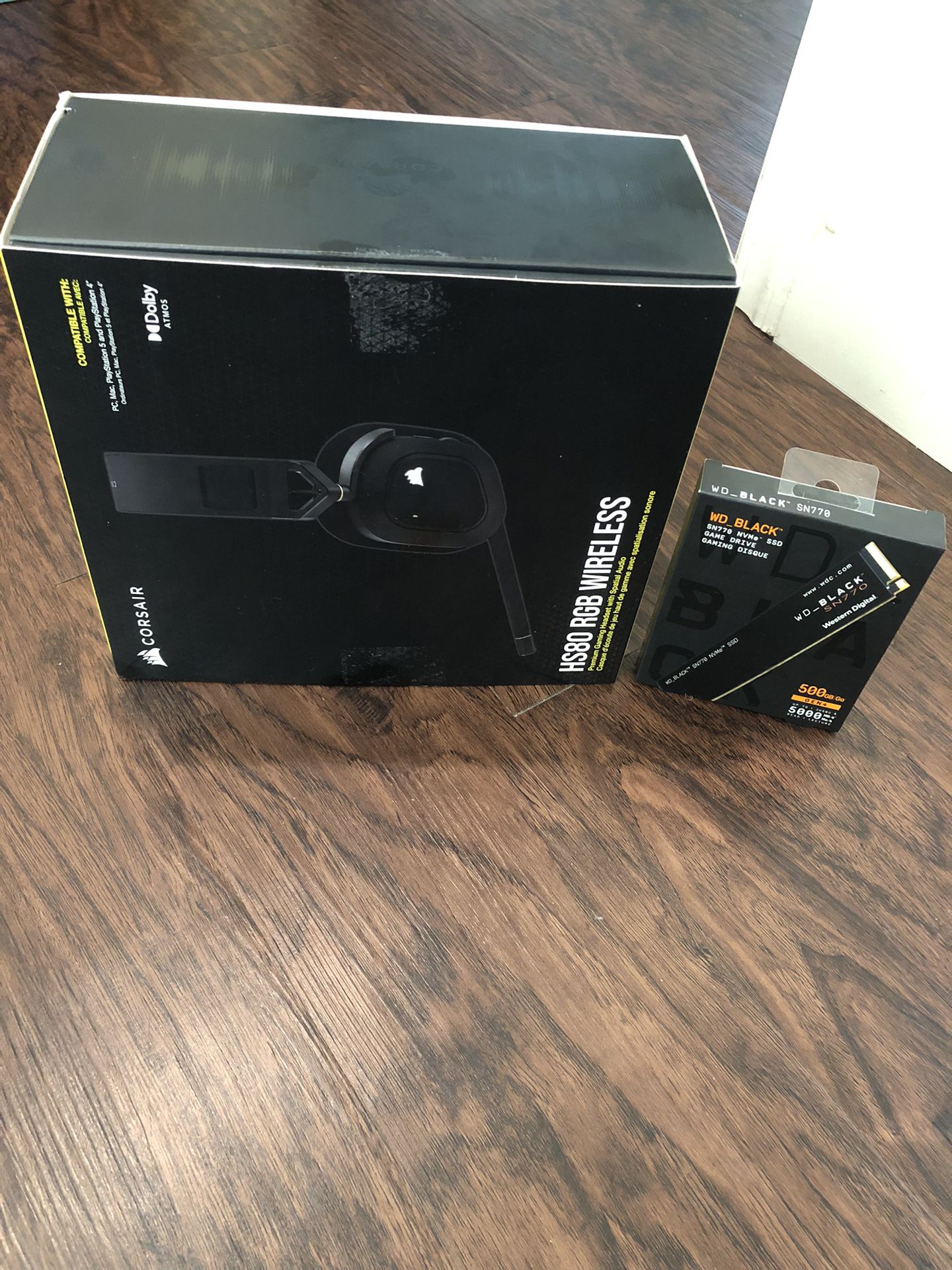 CORSAIR HS80 RGB WIRELESS Multiplatform Gaming Headset With 500GB SN770 NVMe READ DESCRIPTION NO TRADE PICK UP ONLY FIRM ON PRICE💲120 FOR BOTH ONLY💰
