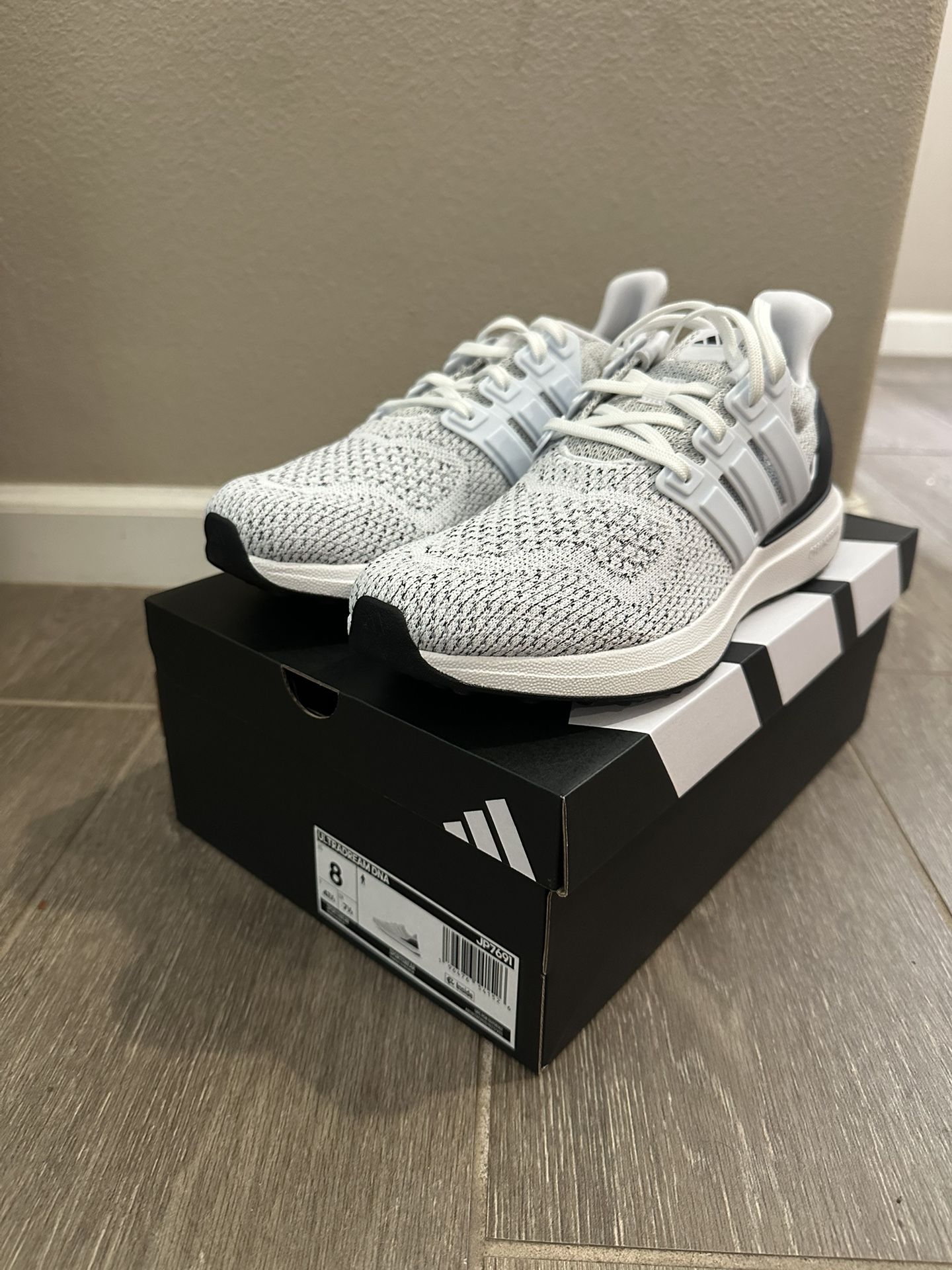 <NIB> Adidas Ultradream DNA (size 8)