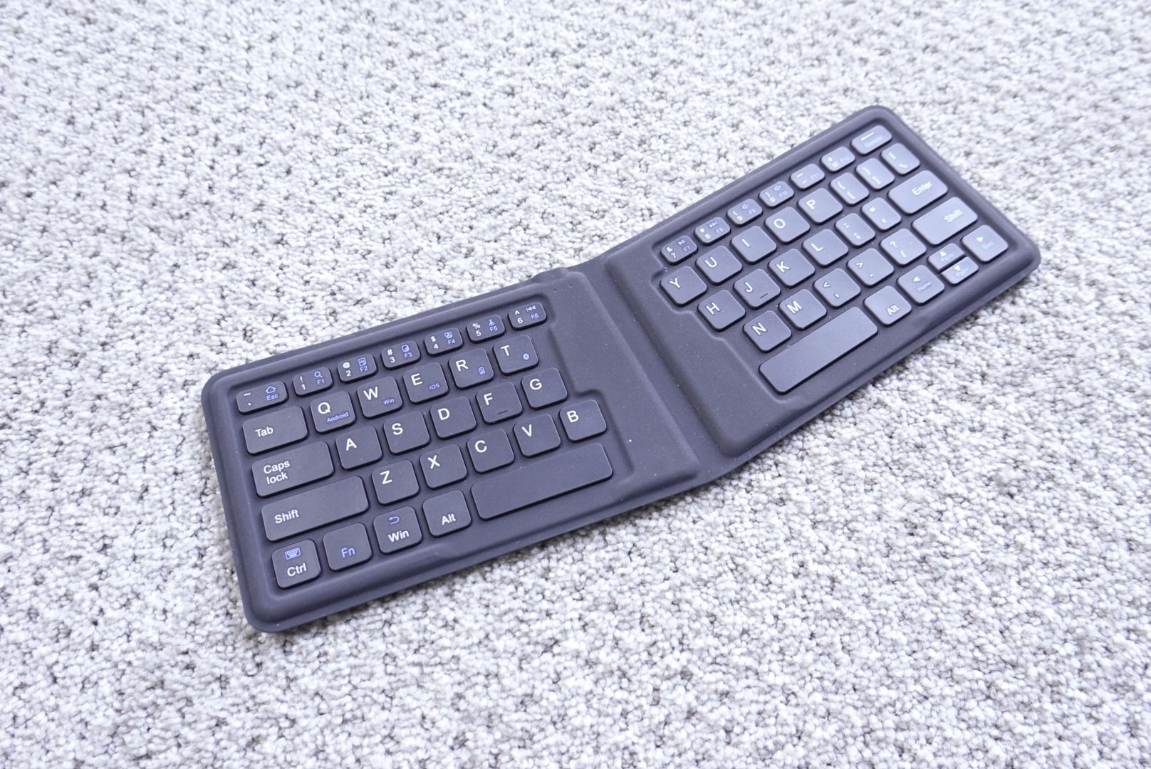 Bluetooth wireless foldable Keyboard
