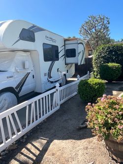 Ford freedom elite 2018  low miles and ready to go.
