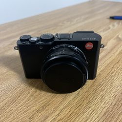 Leica D-Lux (Typ 109) Digital Camera (Black)