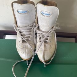 Riedell Figure Skates -size 3