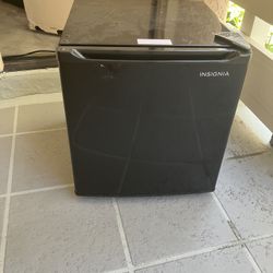 Insignia Mini Fridge 