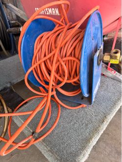 Extension cord with reel