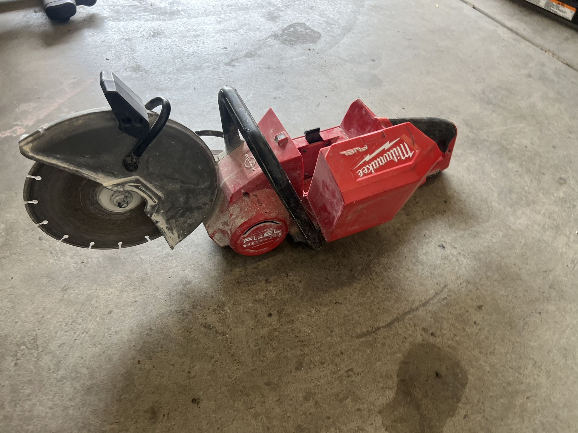 Milwaukee M18 Concrete Saw