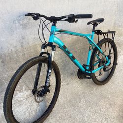GT AGGRESSOR PRO MOUNTAIN BIKE