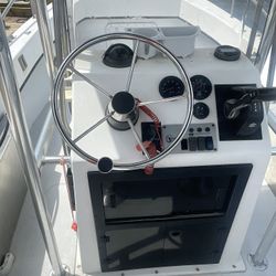 2001 C Hawk Center Console w brand new Suzuki 150hp motor!!!!w/trailer