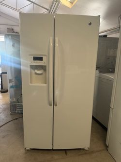 GE REFRIGERATOR